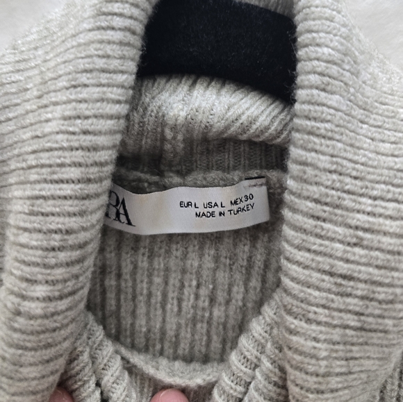 Zara Cozy Gray Turtleneck Sweater - Picture 7 of 7
